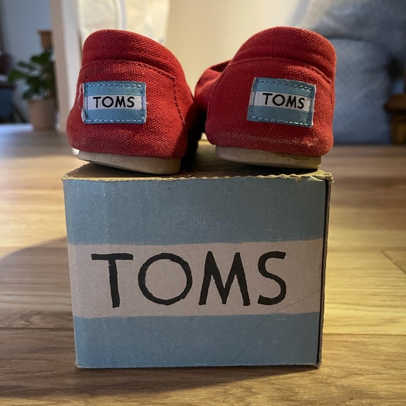 Red TOMS Classic Alpargata 1.0 Solid Canvas Flat - Picture 2 of 7